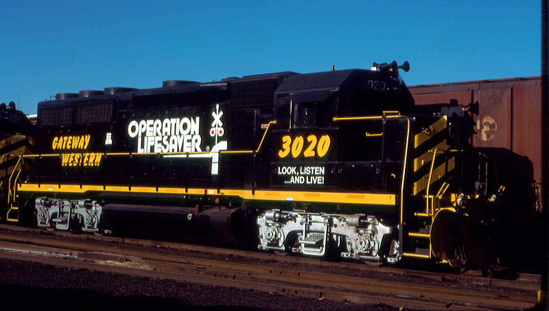 GWWR 3020 in Operation Lifesaver paint